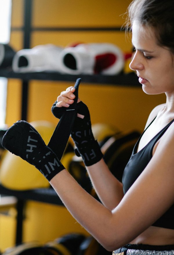 Discover comfort: how compression gloves transform hand health